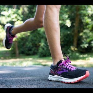 Brooks Adrenaline GTS 19 women’s Running Shoe